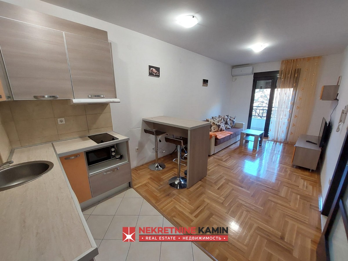 Izdaje se jednosoban stan u novogradnji, Lazi, Budva